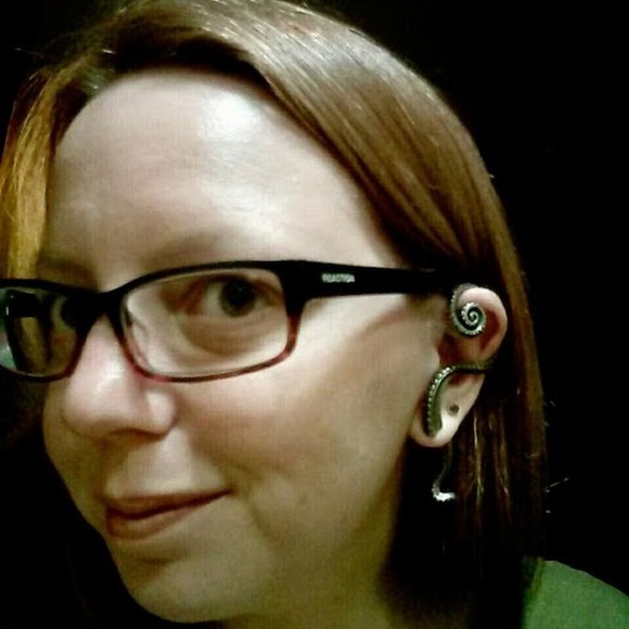 Meet your Posher, Colleen - Picture 1 of 1